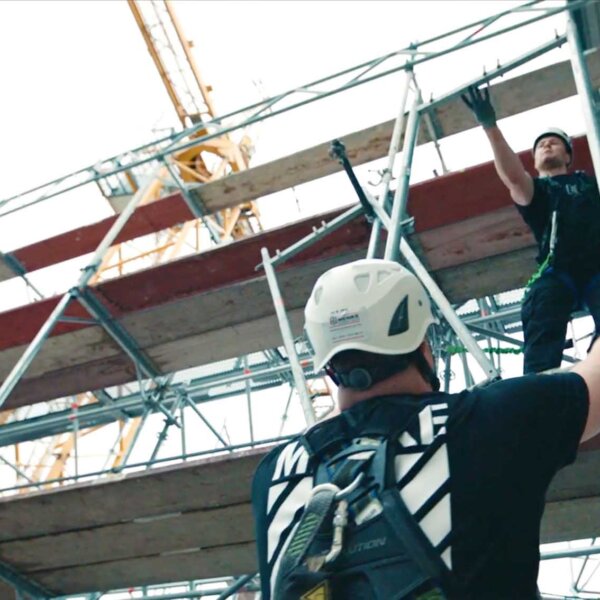 "Video 'Das Handwerk – Wir wissen, was wir tun' – Imagefilm über Leidenschaft, Stolz und Kompetenz im Gerüstbau bei Otto Wolf Pforzheim