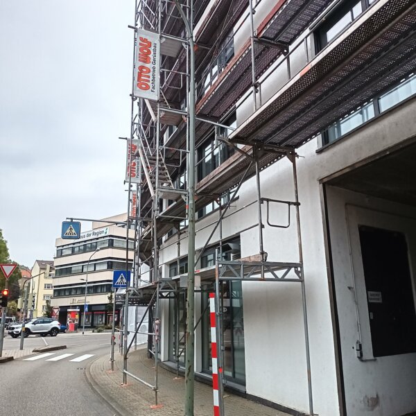 Passantenschutz und Gehwegüberbrückung Gerüstbau Stadtmitte